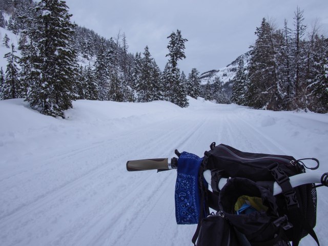 The RD pocket used alone as a handlebar bag.