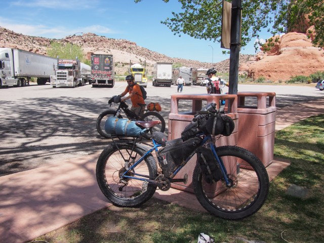 Wide sandy roads on the way to Pritchett Canyon.