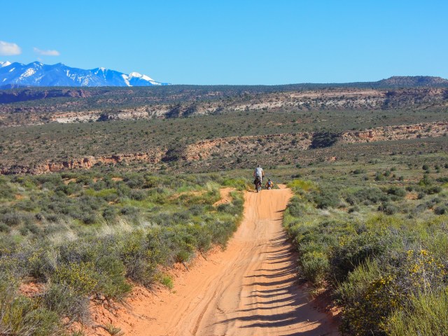 Rolling sandy hills above Yellow Jacket