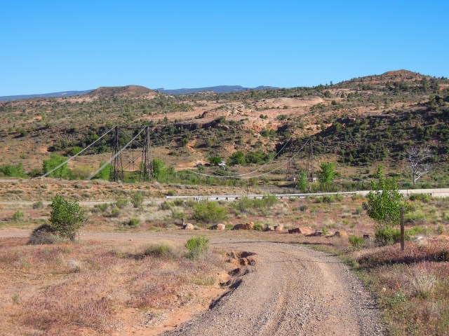 The trail down to Dewey Bridge