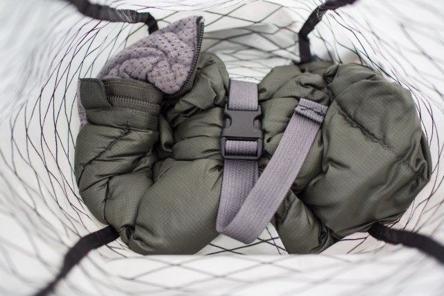 Internal compression strap keeps things bouncing.